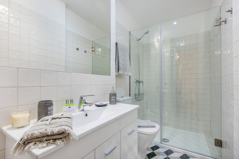 Bathroom 5, Santa Catarina Experience in Porto Apartment, Porto