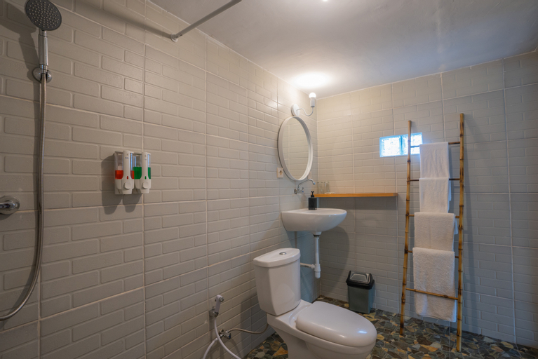 Bathroom 4