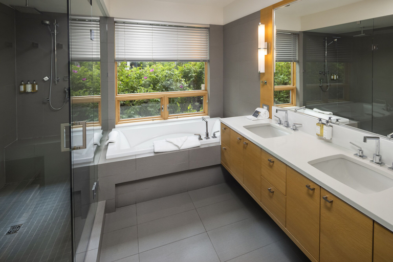 Bathroom 5, Brentwood Bay Resort - Adults Only (16+), Capital