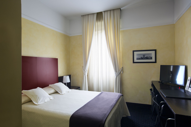 Bedroom 2, Hotel Colombia, Milano