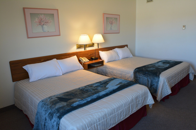 Bedroom 2, Whitewood Inn, Division No. 5