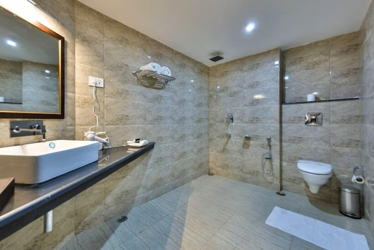 Bathroom, Hotel Six Seasons, Badgam