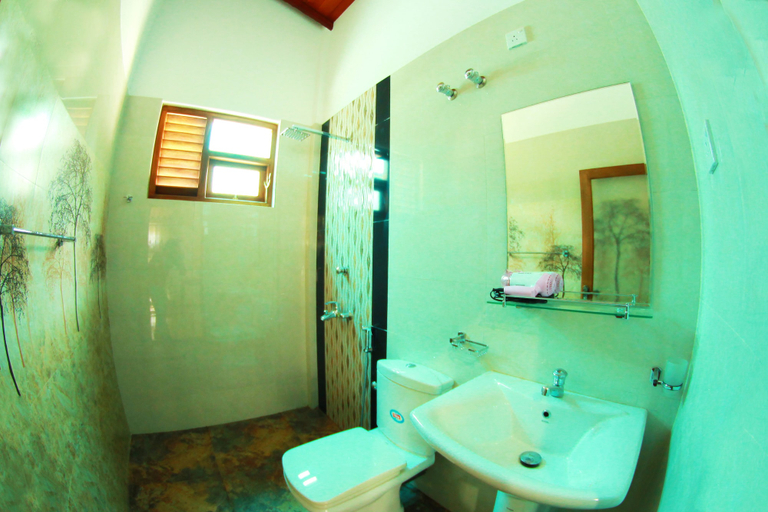 Bathroom 4, Grand Residence, Tangalle
