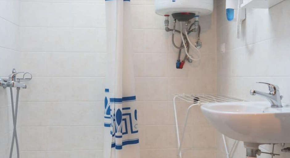 Bathroom 5, Sofia Apartments, East Macedonia and Thrace