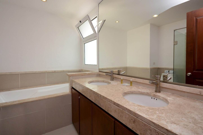 Bathroom 4, APARTMENT DELUXE QUADRA at 3 min 5th Av, Cozumel