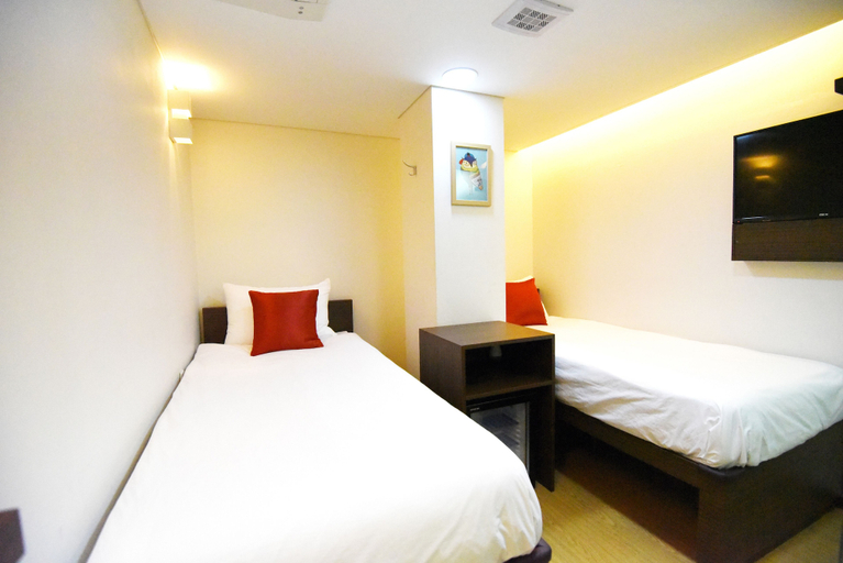 Bedroom 5, 57 Myeongdong Hostel, Jung