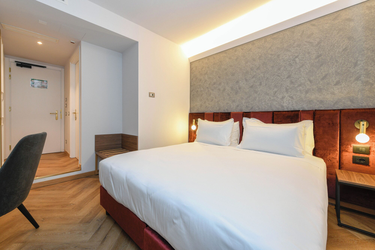 Bedroom 5, Palazzo Santo Spirito, Bergamo