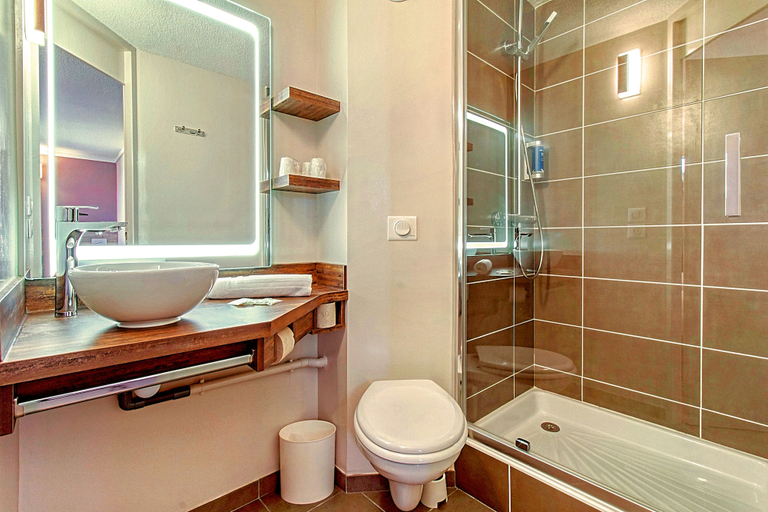 Bathroom 4, Brit Hotel Confort Pau Lons, Pyrénées-Atlantiques