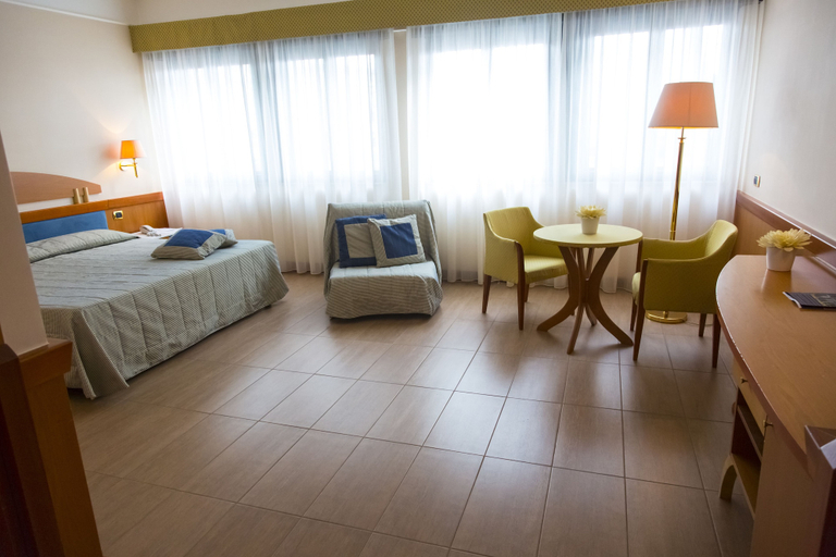 Bedroom 2, Hotel Futura Centro Congressi, Napoli