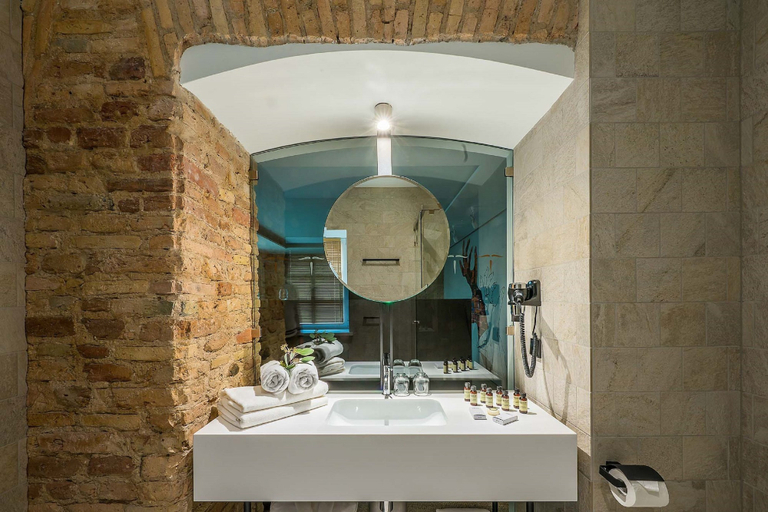 Bathroom 4, Artagonist Art Hotel, Vilniaus