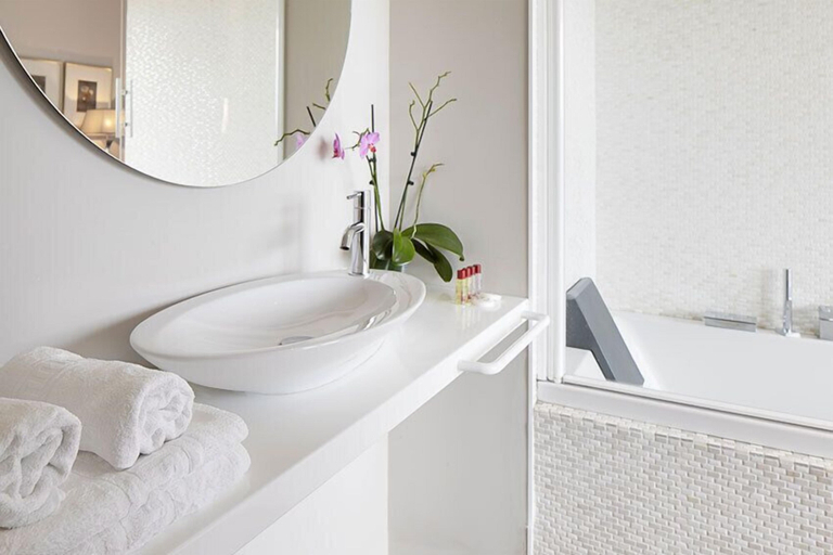 Bathroom 4, Hotel San Prudentzio, Guipúzcoa