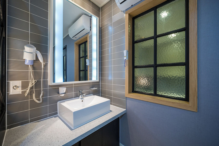 Bathroom 3, Browndot Angang, Gyeongju