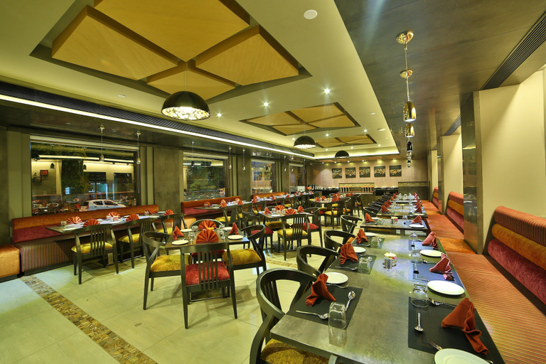 Food & Drinks 5, hotel G Express, Ahmadabad
