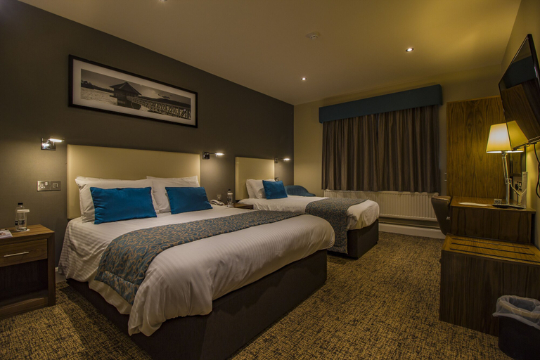 Bedroom 2, The Three Swans Hotel, Market Harborough, Leicestershire, Leicestershire
