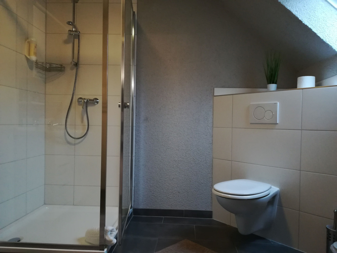 Bathroom 5, Hotel Ari, Kaiserslautern