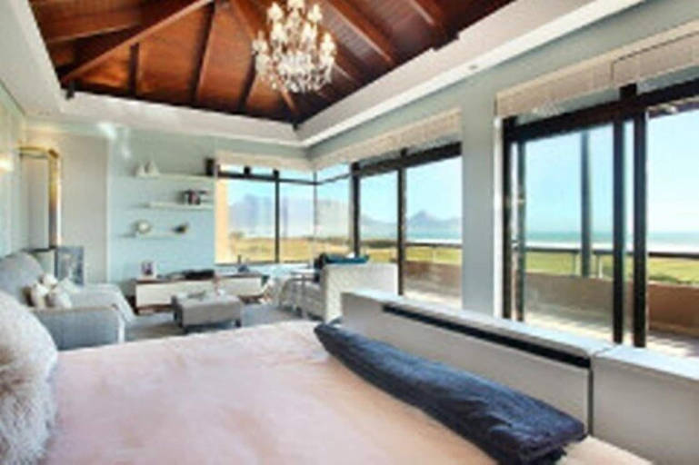 Room 5, Luxury Vacation Villa, City of Cape Town
