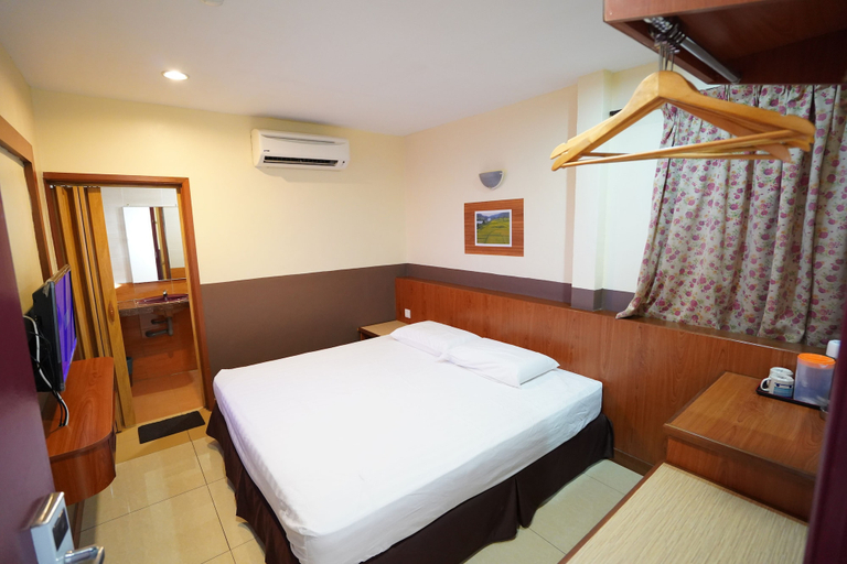 Bedroom 5, FullyWell Hotel, Kampar
