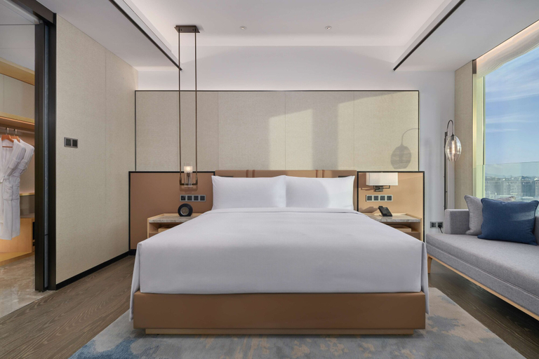 Bedroom 3, DoubleTree by Hilton Shenzhen Airport, Shenzhen