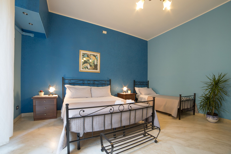 Bedroom 3, Catania Inn, Catania