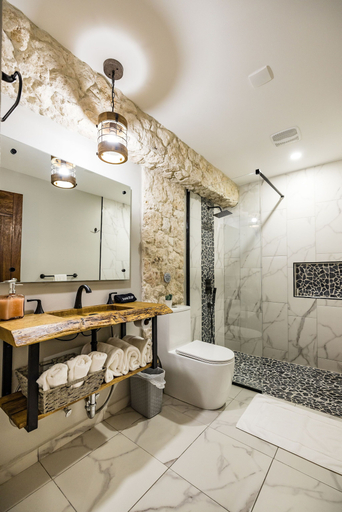 Bathroom 4, EVA Resort
