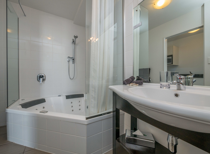 Bathroom 4, Bellano Motel Suites, Christchurch
