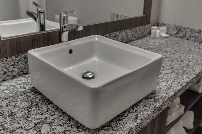 Bathroom 4, Home Inn & Suites Saskatoon South, Division No. 11
