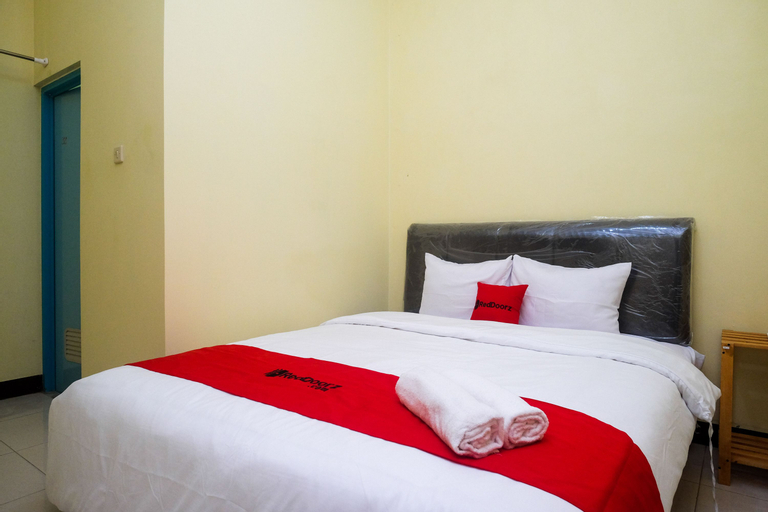 Bedroom 3, RedDoorz near Tirtonadi Park Solo, Solo