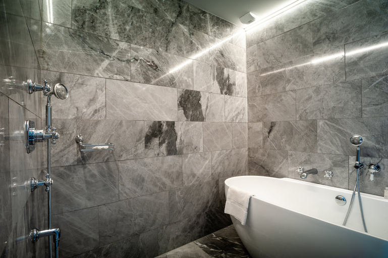 Bathroom 4, Domaine de Saulon, Côte-d'Or