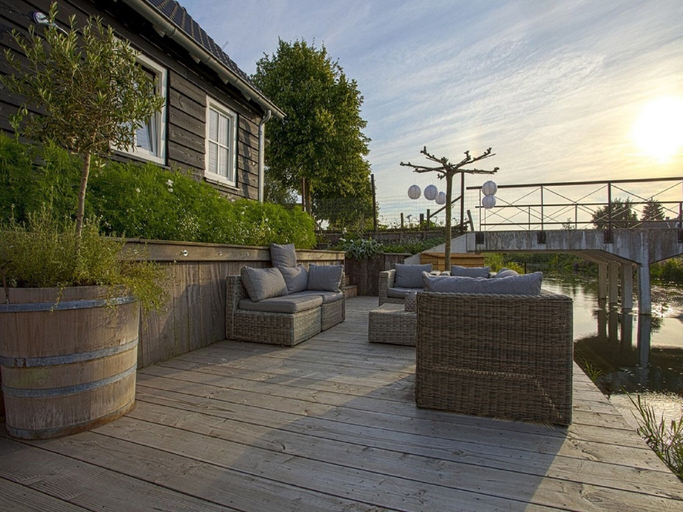 Balcony, Holiday Home in Cothen by the Waterfront, Wijk bij Duurstede