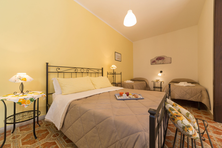 Bedroom 4, Catania Inn, Catania