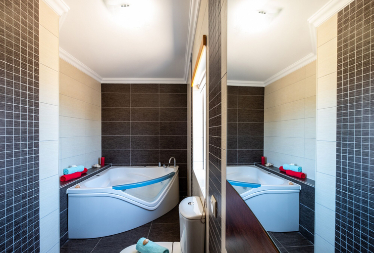 Bathroom 4, Villa Laguna, Albufeira