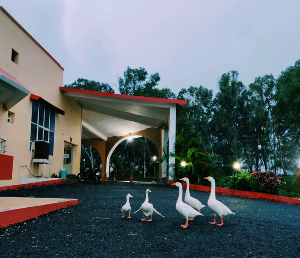 Exterior & Views 2, TGI Jahaj Mahal Resort, Dhar
