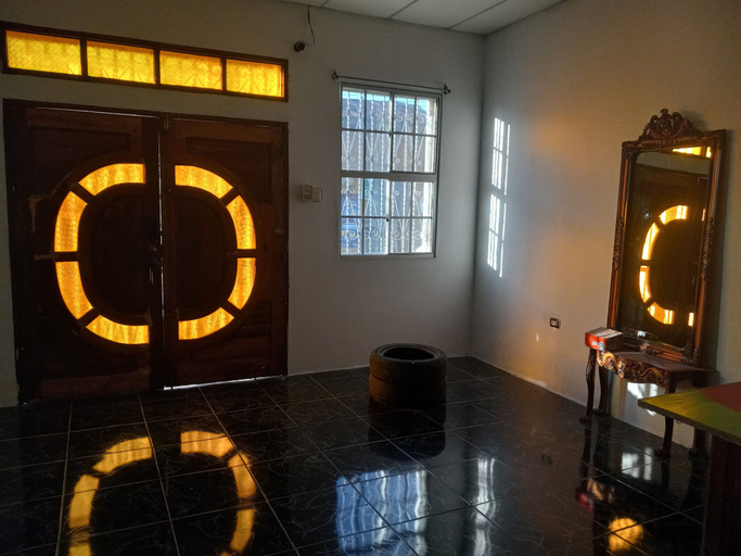 Others 4, New Century Hostel, Granada