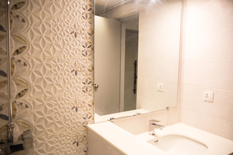 Bathroom 4, Hotel Metropole, Rawalpindi