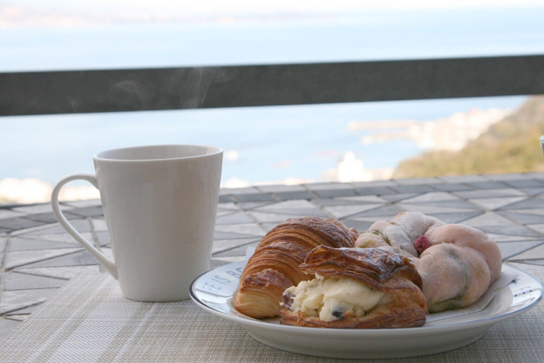Food & Drinks 5, Ocean View House, Itō