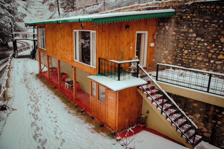 Exterior & Views