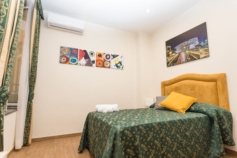 Bedroom 4, Dreaming in Rome, Roma