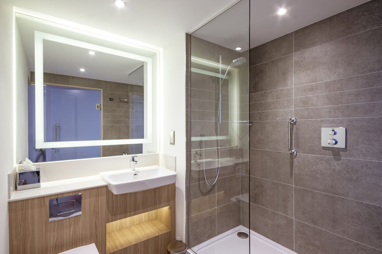 Bathroom 4, Courtyard by Marriott Keele Staffordshire, Staffordshire