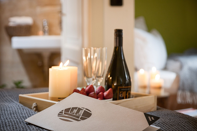 Food & Drinks 5, 4 Trees Apartments by Adrez Living, Praha 7