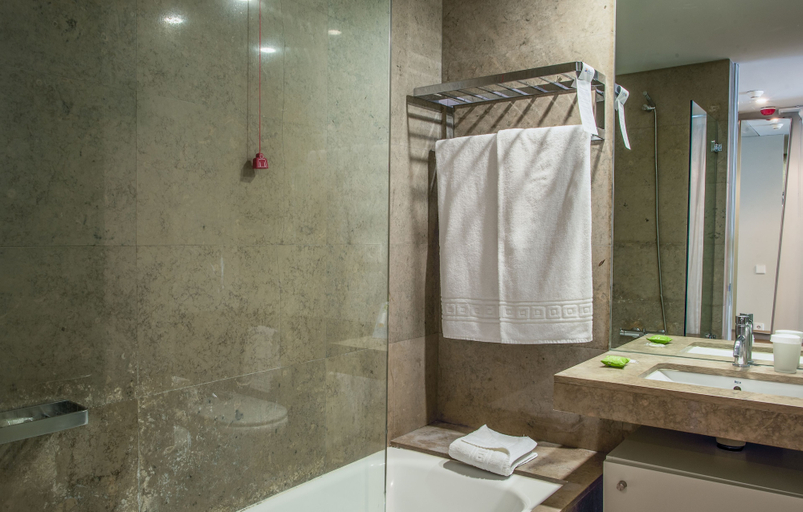Bathroom 4, The Anchor Troia River, Grândola