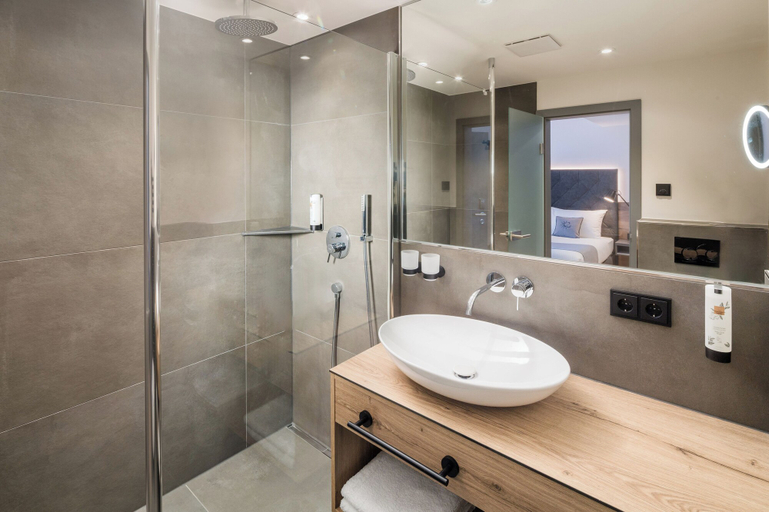 Bathroom 3, Hotel Sonne, Ansbach