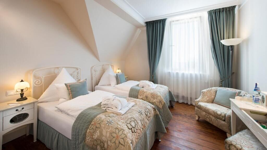 Bedroom 4, Das Palmenwald Schwarzwaldhof, BW Signature Collection, Freudenstadt