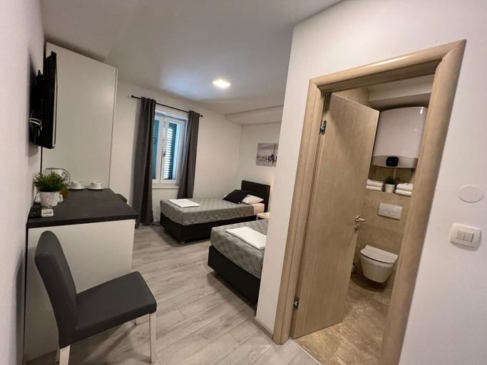 Bedroom 4, Apartments and Rooms Adriatic Suites, Šibenik