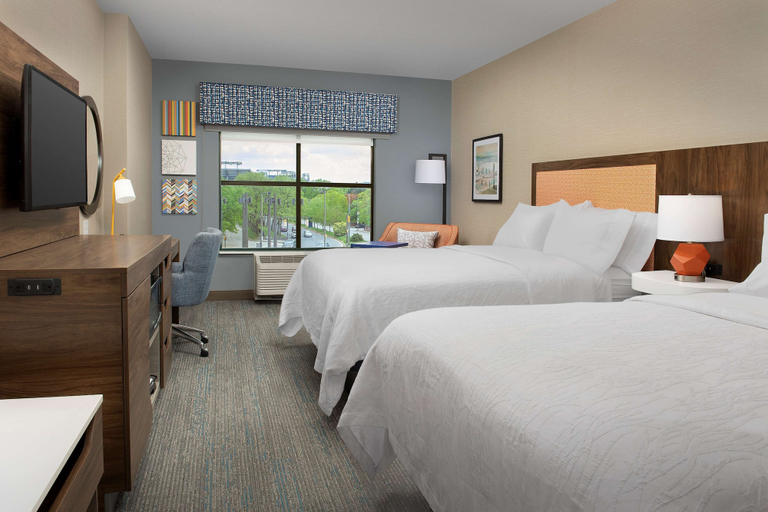 Bedroom 3, Hampton Inn Baltimore-Downtown-Convention Center, Baltimore