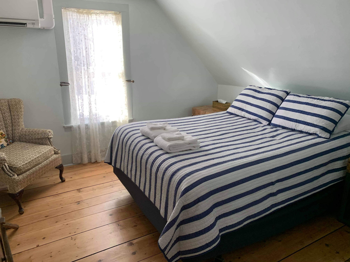 Bedroom 2, Brook Road Inn, Sullivan