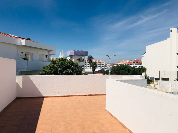 Exterior & Views, Remarkable 3-bed House in Albufeira, Albufeira