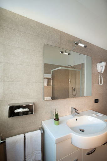 Bathroom 4