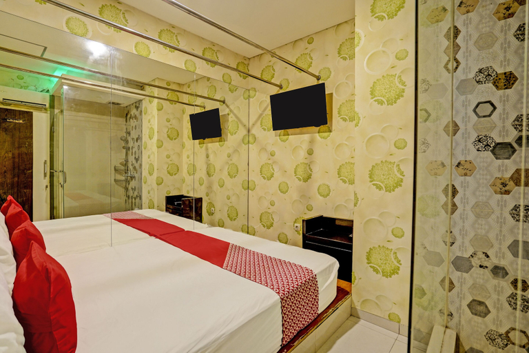 Bedroom 2, Super OYO Capital O 92633 Spring Hotel Gubeng, Surabaya