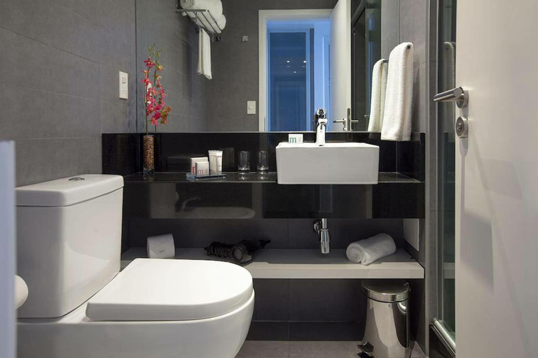 Bathroom 4, Mercure Montevideo Punta Carretas, Montevideo
