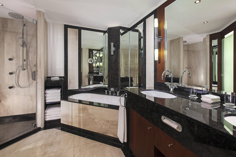 Bathroom 5, The Westin Grand Munich, München